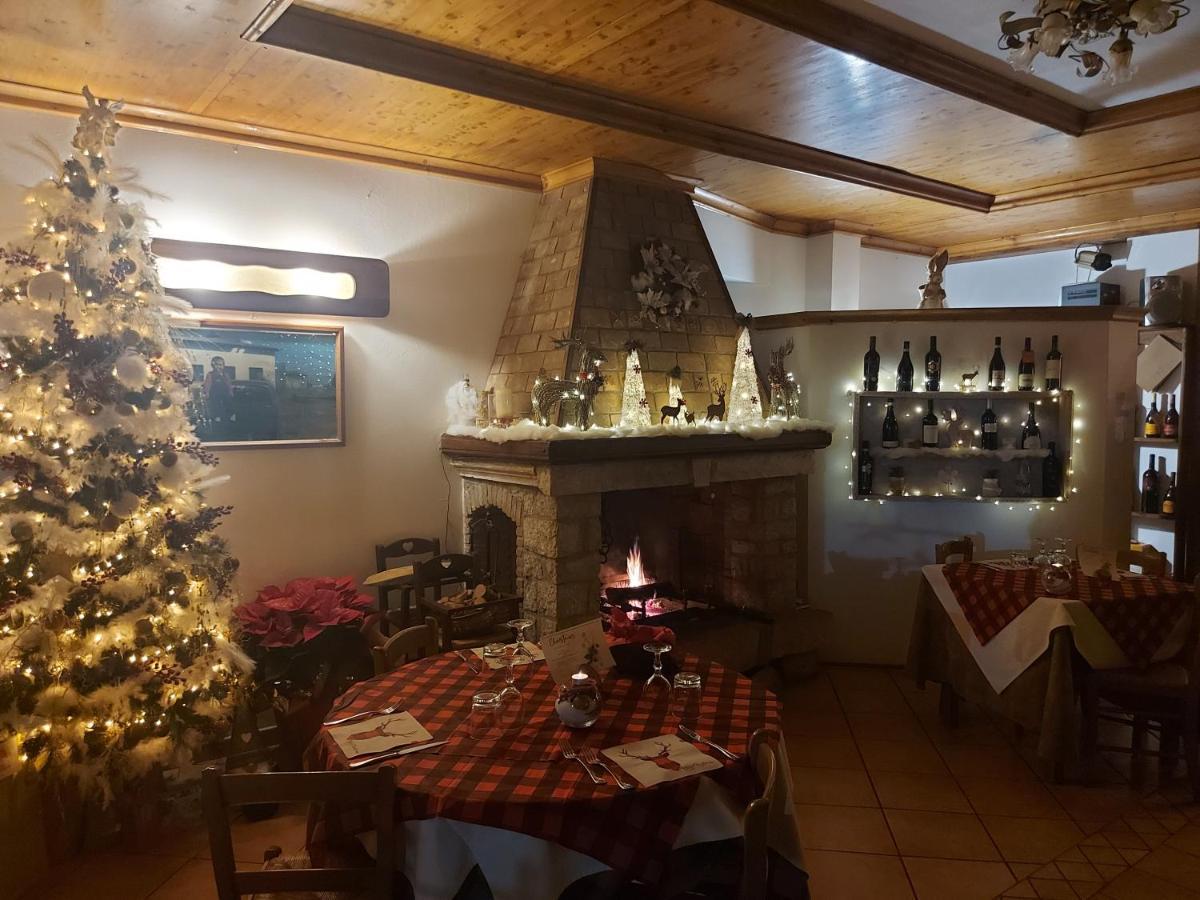Hotel Altopiano Delle Rocche Rocca di Mezzo Exterior foto
